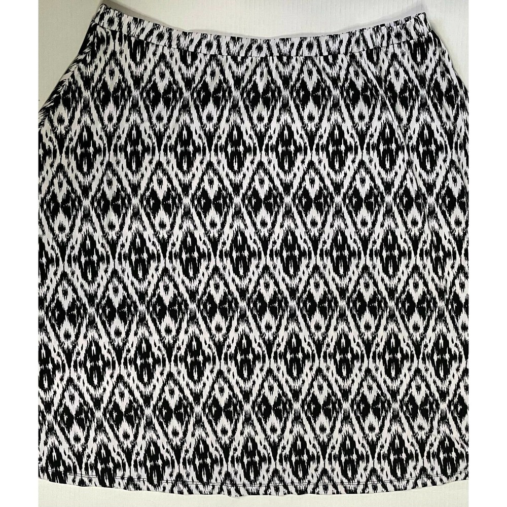 Avenue Women's Black & White Patterned Lightweight Stretch Full Skirt Size 18/20 - Picture 4 of 8